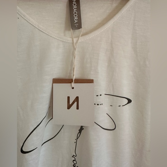 Regular Fit Crewneck Short Sleeve Shirt with Dragonfly Women Size Small White - Picture 2 of 4